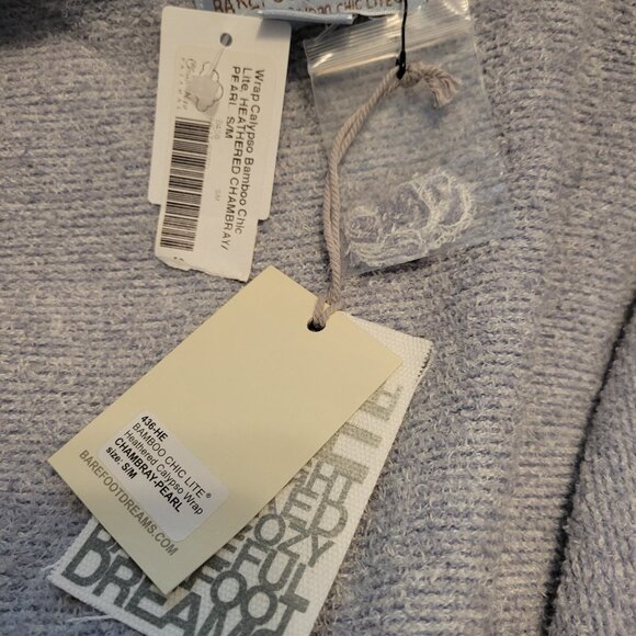 NWT Barefoot Dreams Calypso Wrap Bamboo Chic Lite Retails around $200 CA (As Is) - Picture 2 of 3